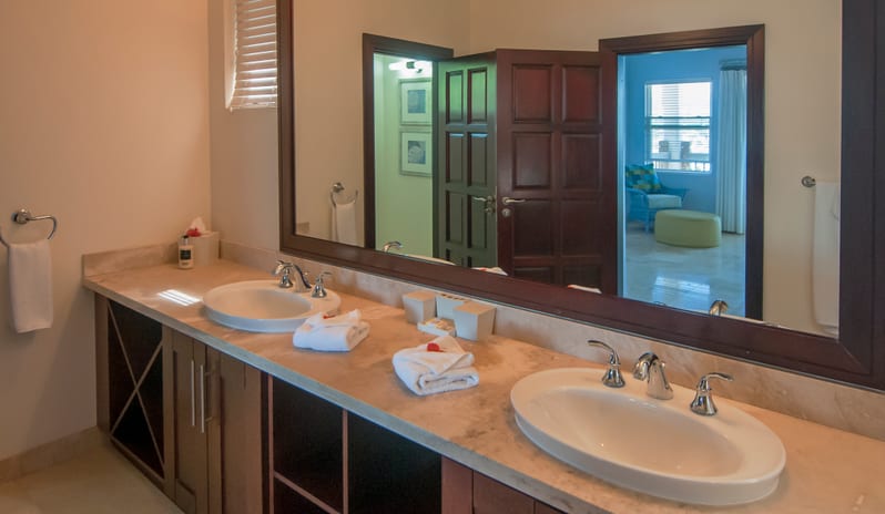 Mount Cinnamon-Luxury Three Bedroom Villa - Cinnamon Heights Bathroom_10557